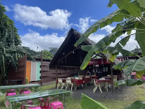Le fare et le jardin, en journée